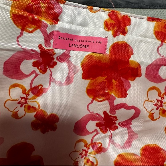 Woman’s Lancôme Travel Totes set of 2 - Picture 7 of 16